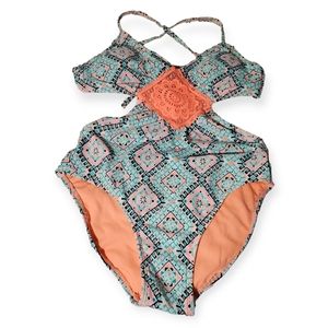NWOT Xhilaration women's One Piece Swimsuit